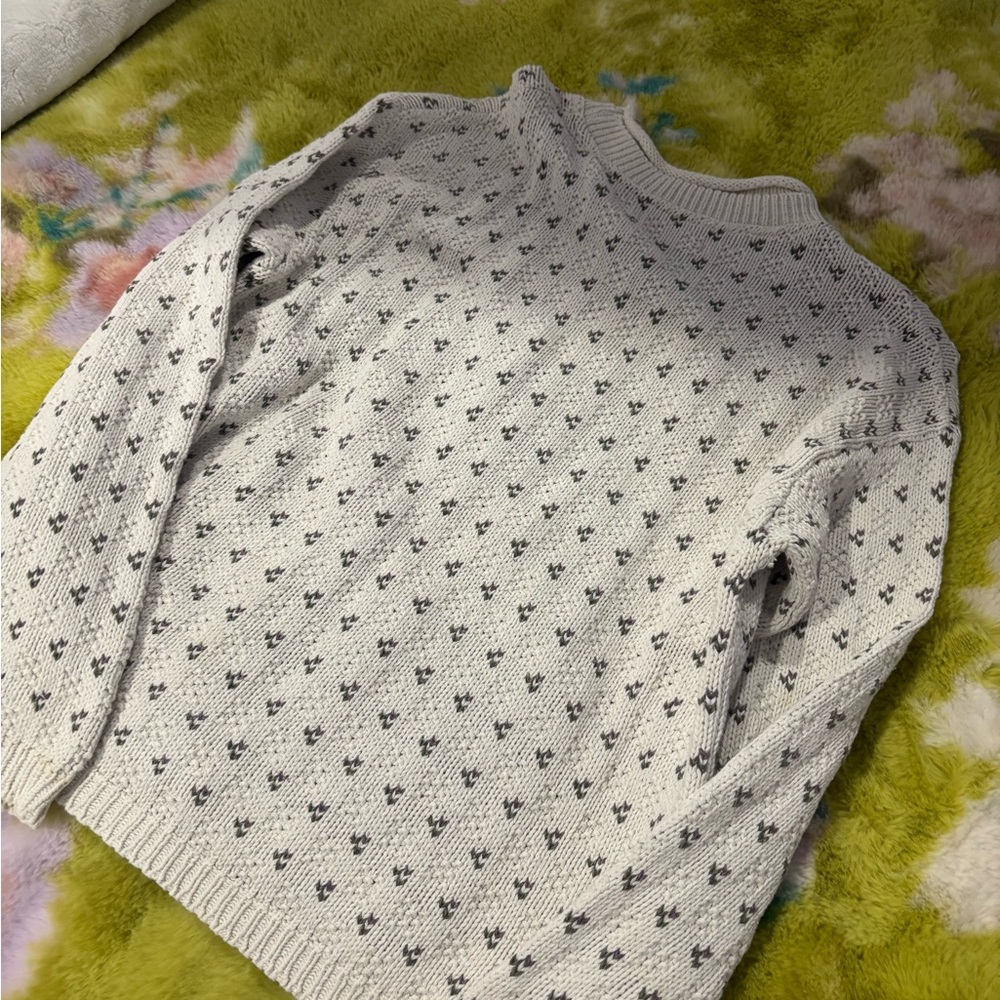 Women's Patterned Sweater - Picture 2 of 3
